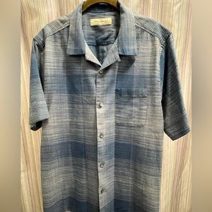 Tommy Bahama short sleeve shirt. Extremely comfortable and so stylish! VGUC. SzL